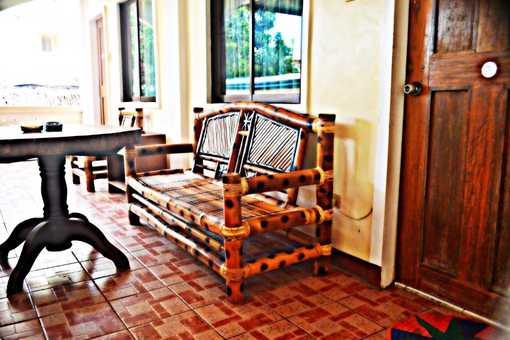 Alliyah'S Beach Resort Balabag  Exterior photo